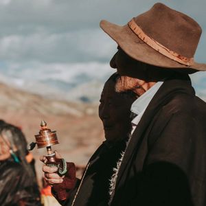 办公室下被扒奶罩吮奶头App
